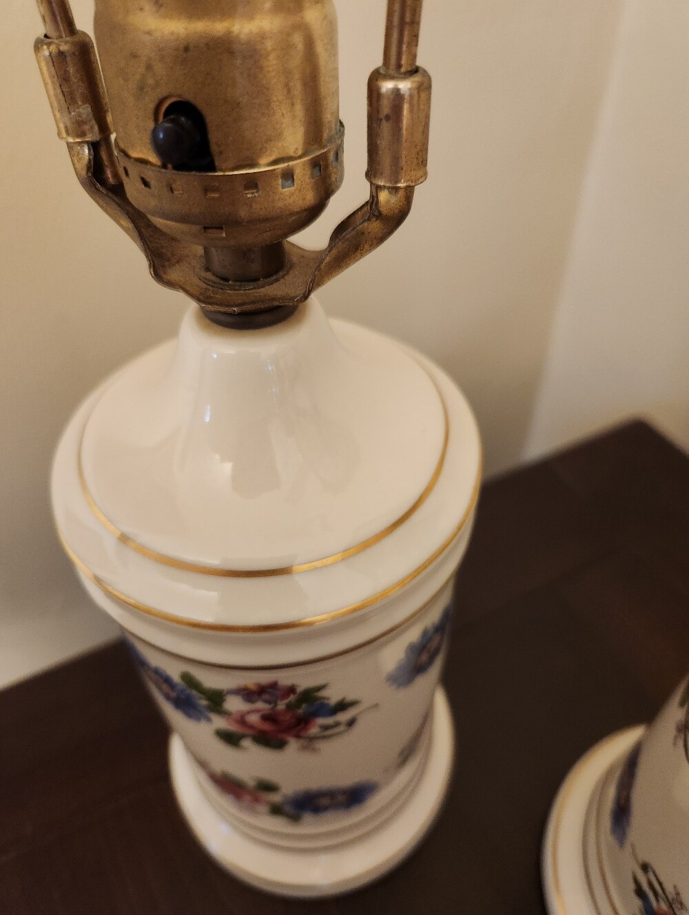 Set of 2 Vintage Floral Porcelain Lamps English Cottage/French Country, 19" Tall - Picture 5 of 11